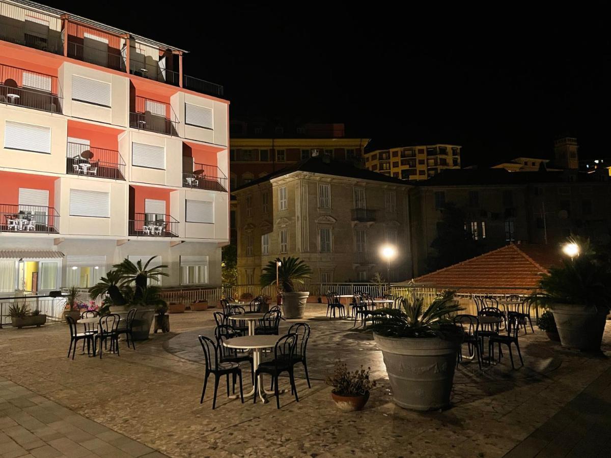 Hotel Robinia Imperia Exteriör bild