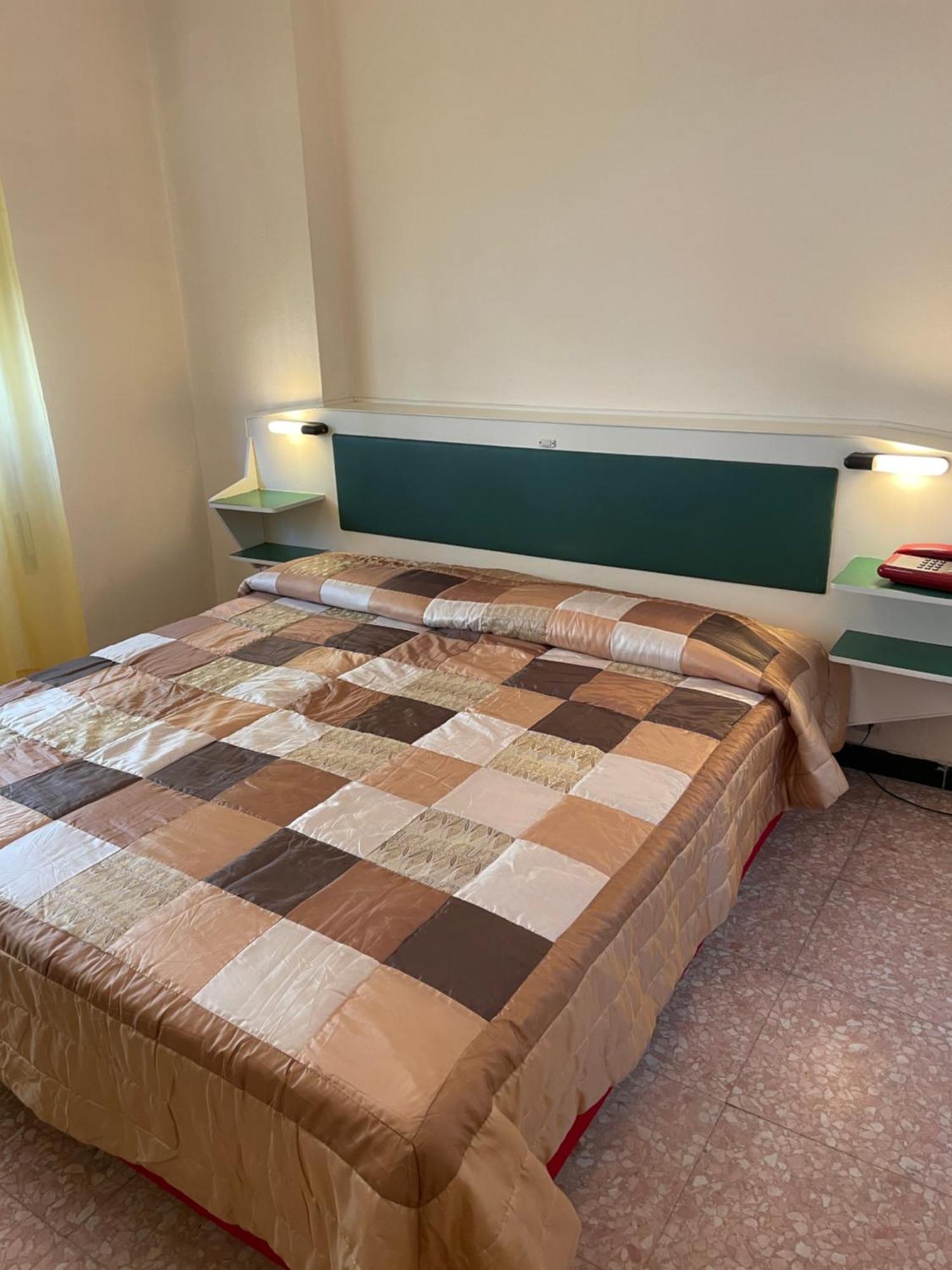 Hotel Robinia Imperia Rum bild