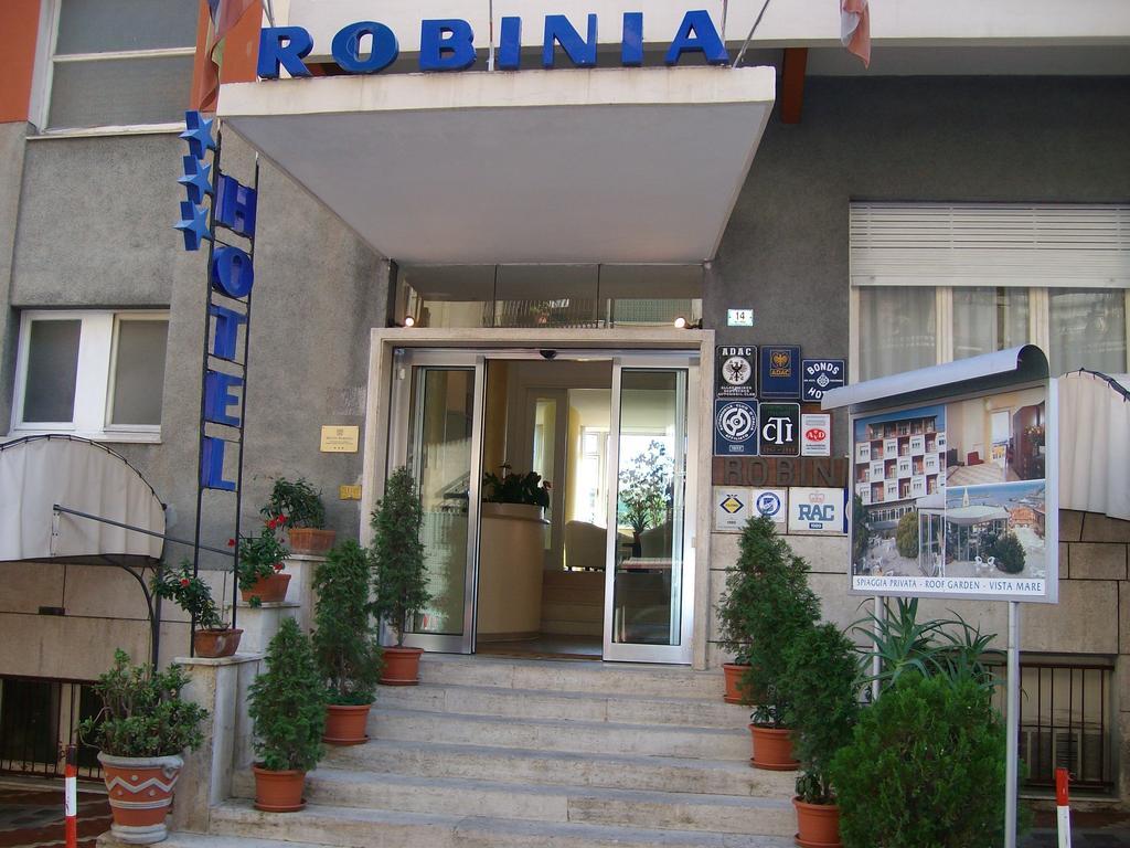 Hotel Robinia Imperia Exteriör bild